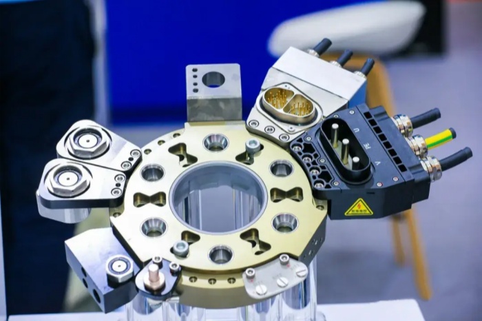 机器人快换盘数据传输延迟突破 1ms