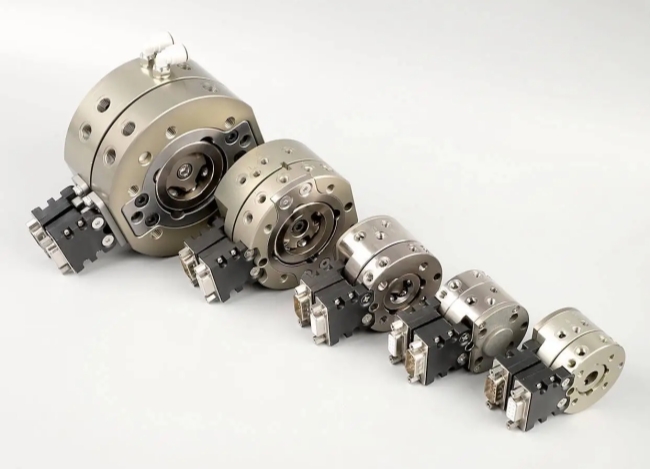 夹爪切换零出错 响应快，机器人快换盘轻松实现